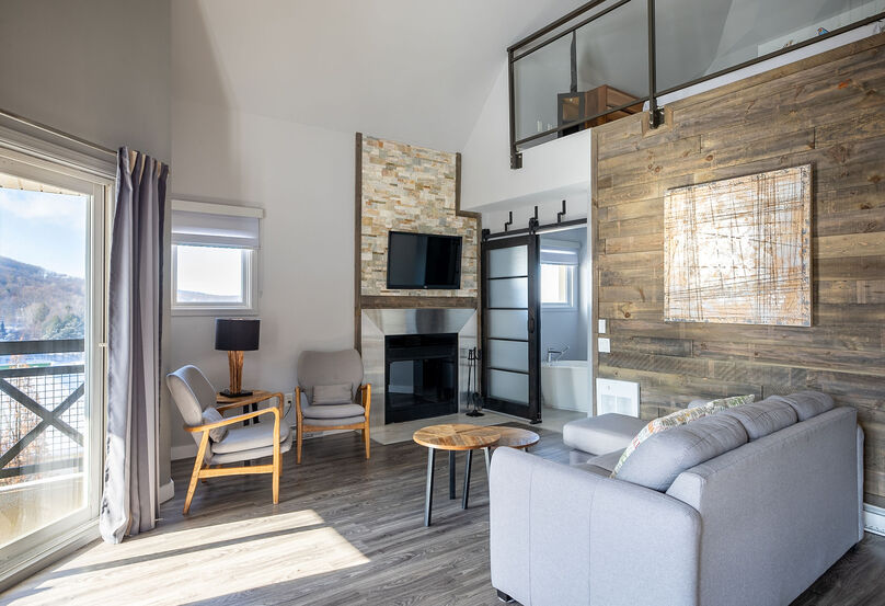 Executive Suite with Balcony - Domaine Château Bromont