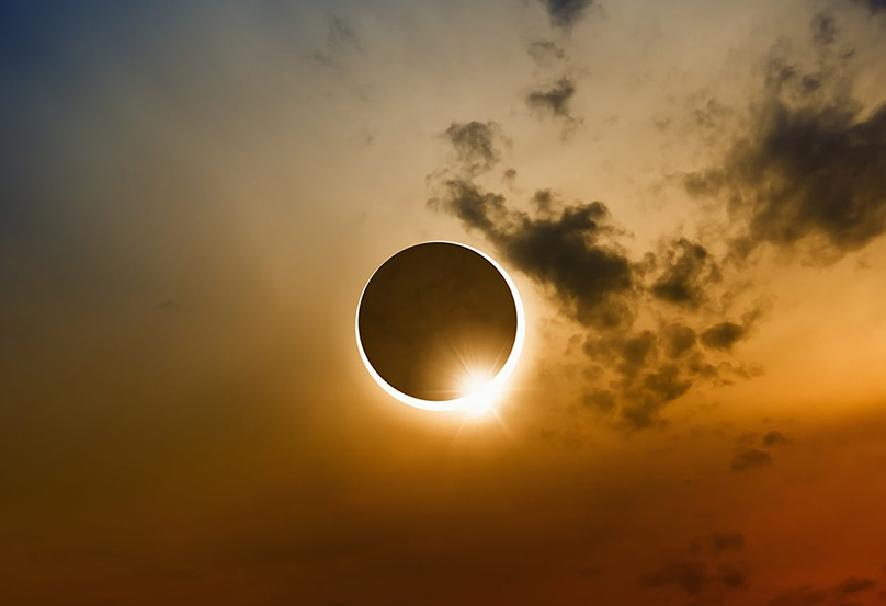 8 avril journée de l'Éclipse  Eclipse-solaire_1_808x553