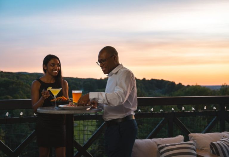 La plus belle terrasse à Bromont à l'Hôtel Château-Bromont