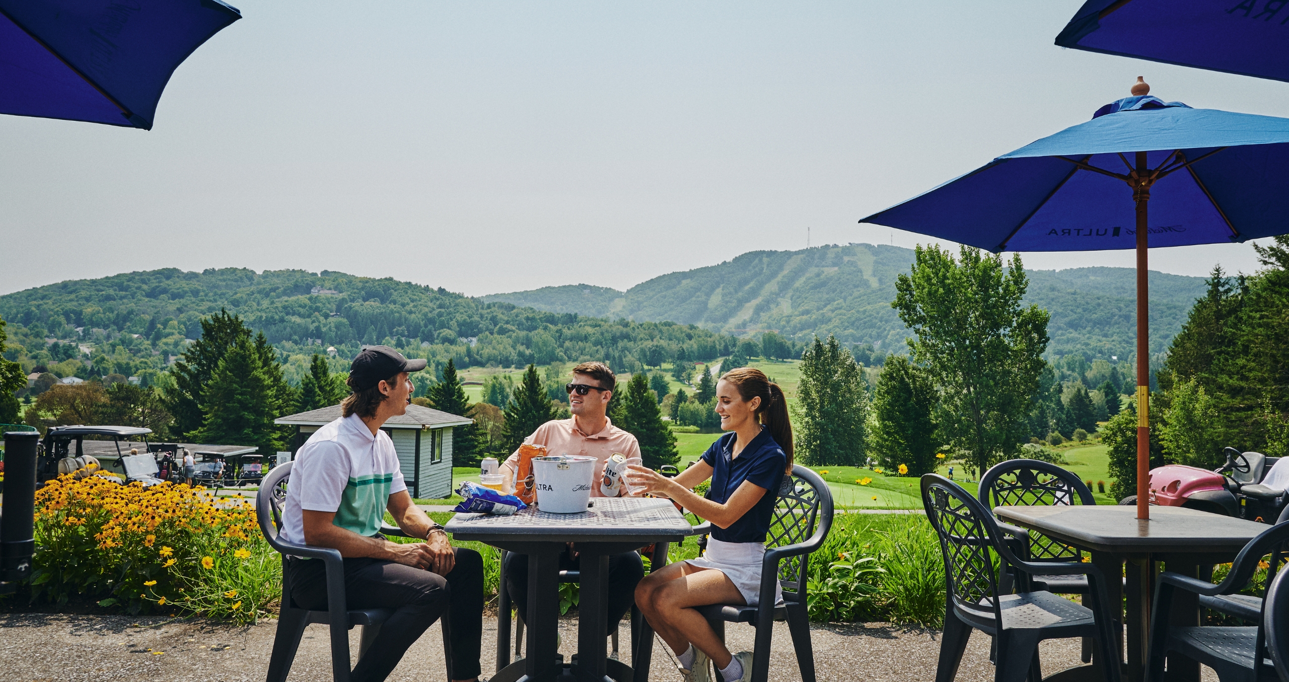 Bistro-bar O'Birdie vue montagne